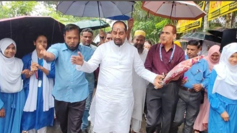 কাঁঠালিয়ার মনস্বিতা মহিলা ডিগ্রি কলেজের শিক্ষার্থীদের  শ্রদ্ধা ভালোবাসায় সিক্ত এমপি জামাল